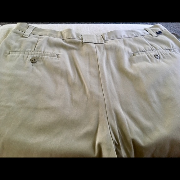 DOCKERS SHORTS LIKE NEW - SIZE 40 100% COTTON - Picture 2 of 4